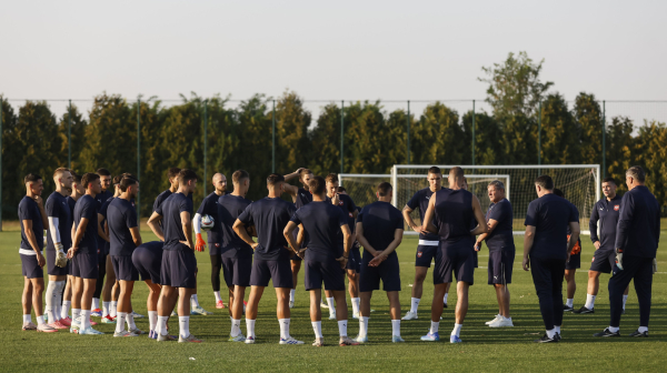 Samo Piksi i 12 starosedelaca sa EURO