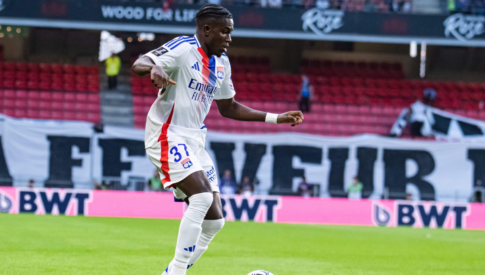 Nuama pobegao sa pregleda u suzama, propao transfer u Fulam