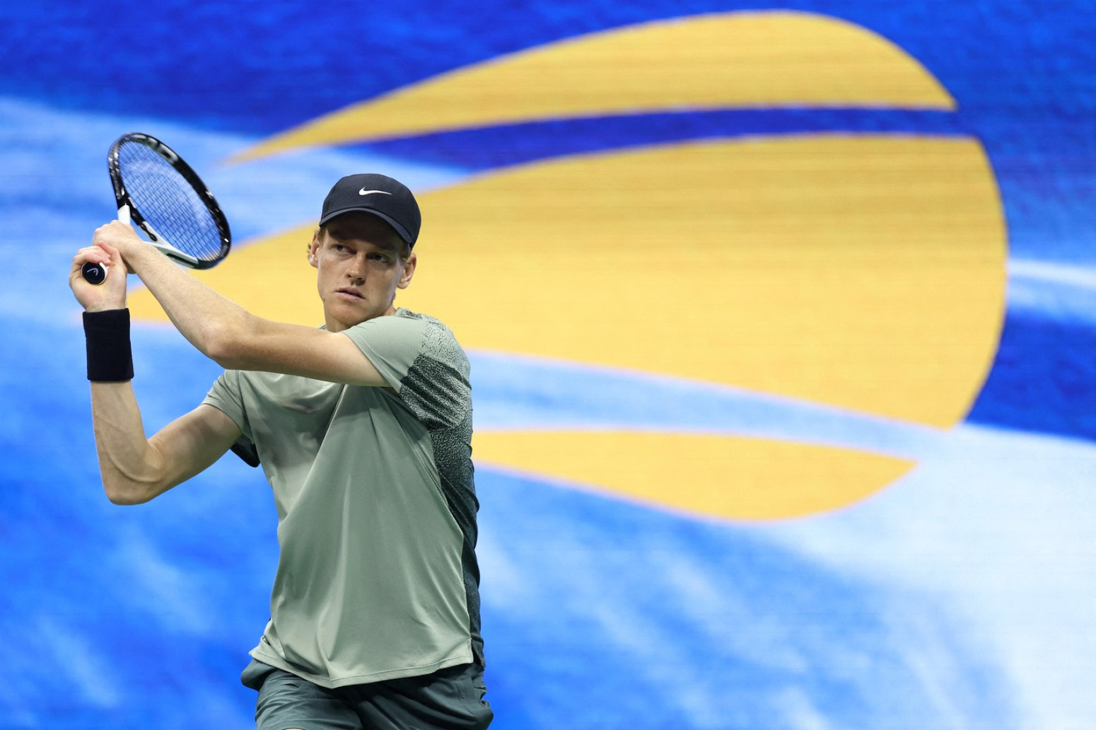 Kakvu glavu ima Janik Siner