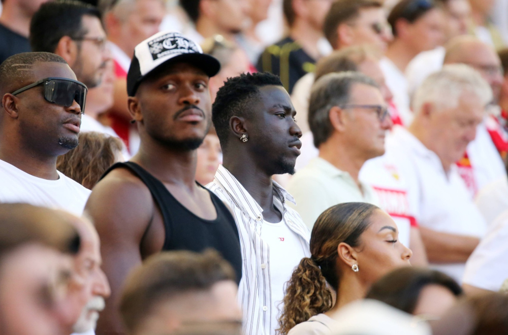 Veliko pojačanje Zvezde iza sebe ima mračnu prošlost