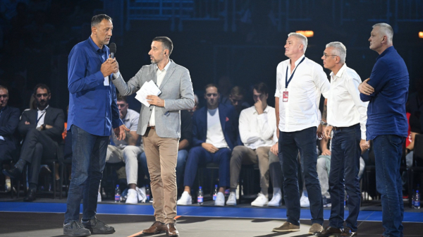 Divac dočekan zvižducima u Zagrebu – reagovao Draženov brat VIDEO