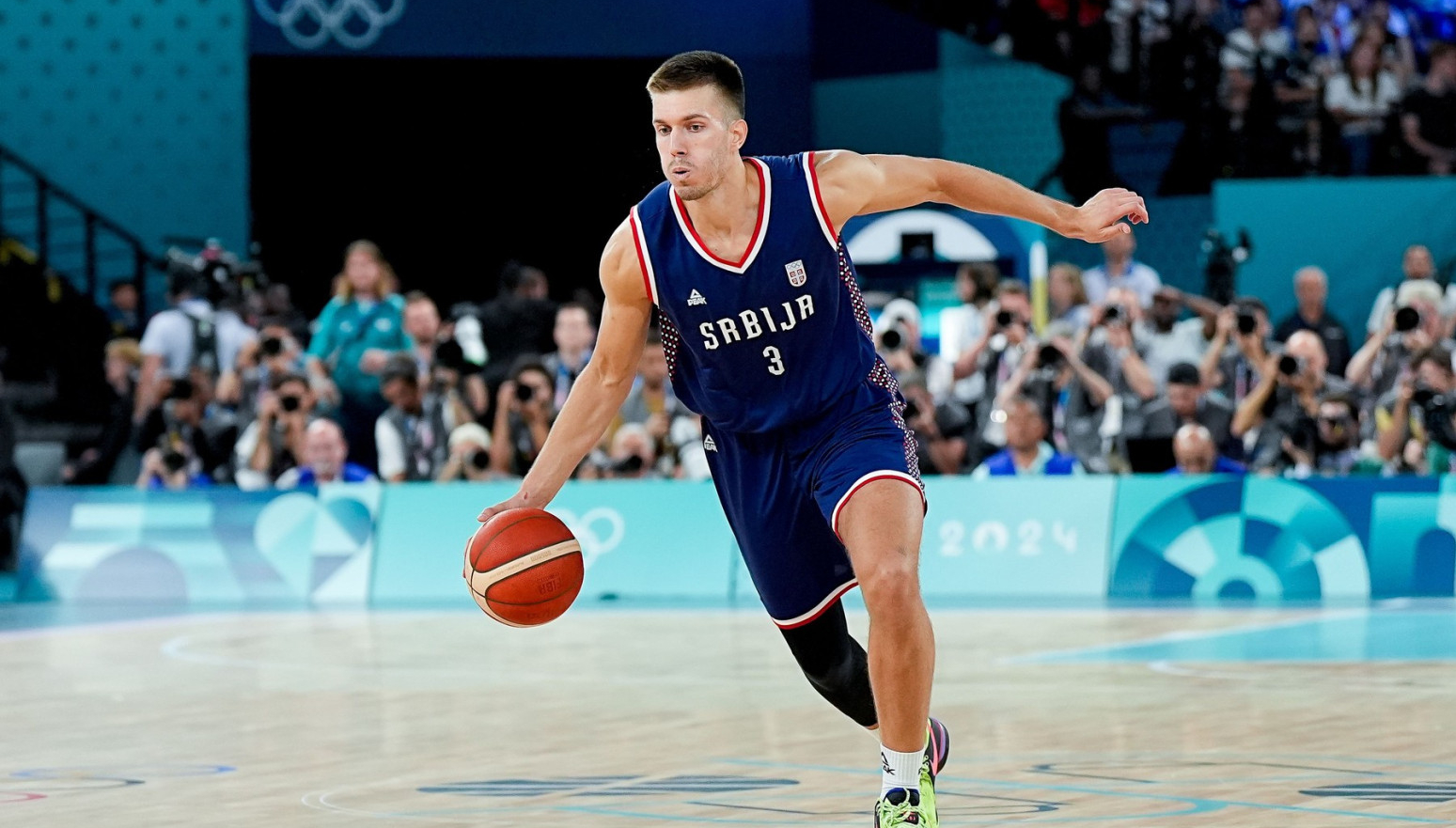 Petrušev zadužio crveno-beli dres sa brojem 30