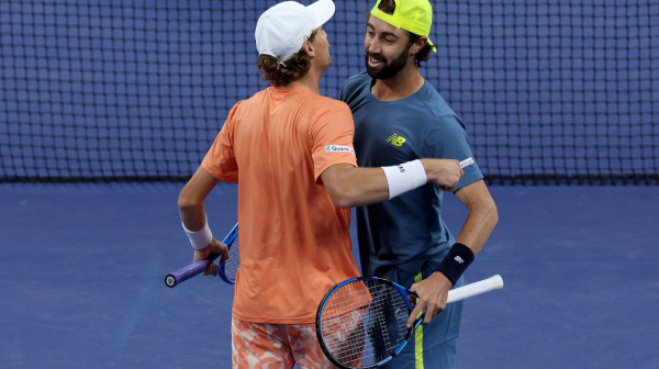 Pursel i Tompson nose trofej u Australiju VIDEO