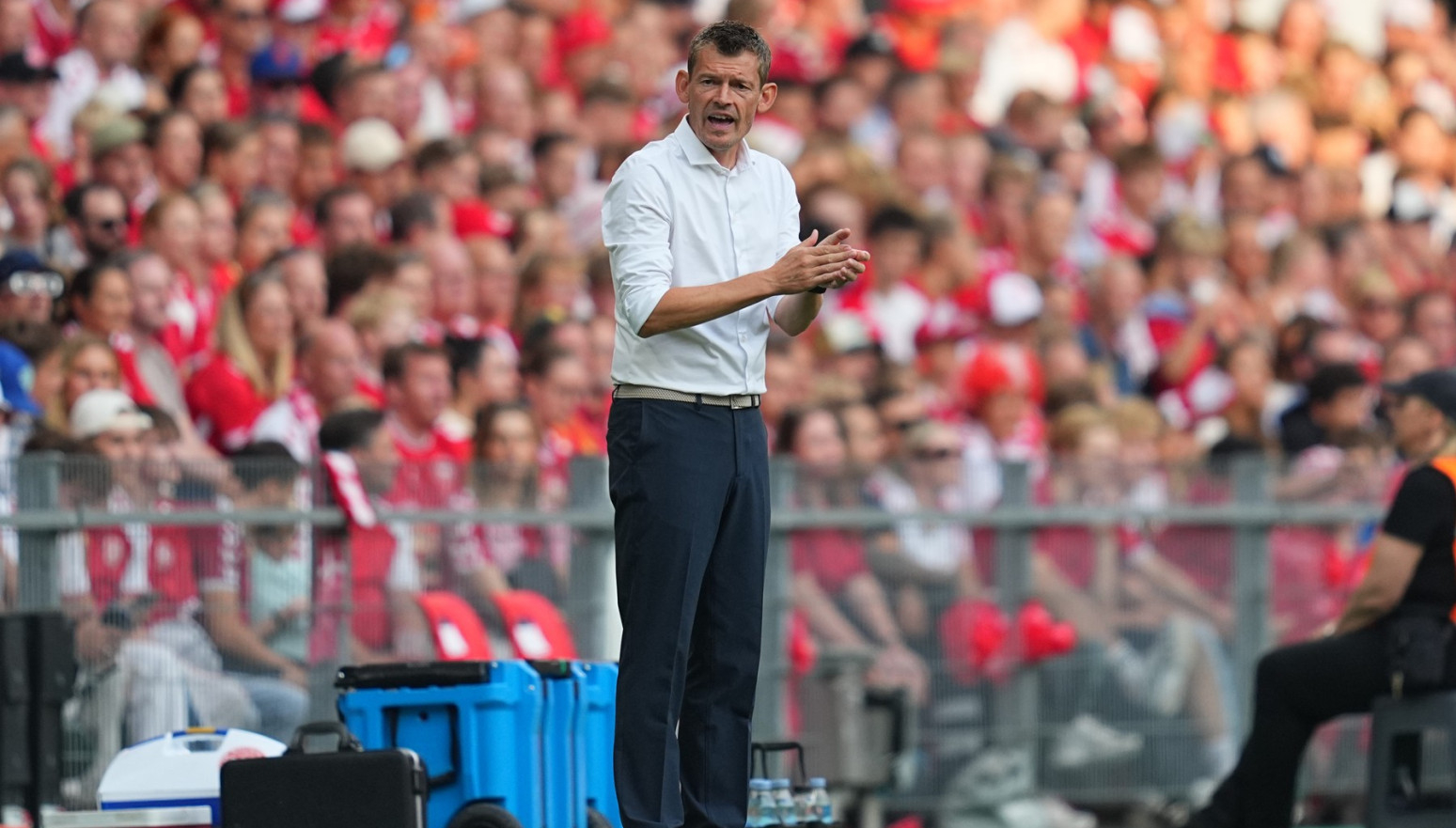 Danci razmišljaju da ostave Knudsena na kormilu