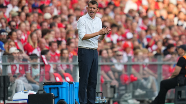 Danci razmišljaju da ostave Knudsena na kormilu