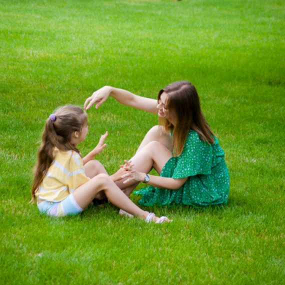 Većina roditelja to radi, a ni ne slute koliko je loše za decu: Utiče i na anksioznost