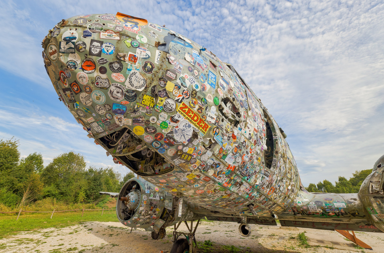 Najskuplji jugoslovenski projekat: Vojna baza i podzemni aerodrom koji skrivaju brojne tajne  FOTO/VIDEO