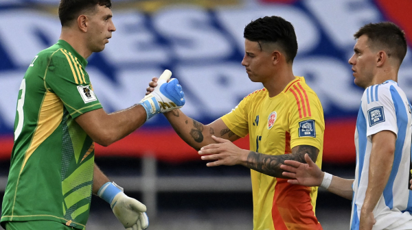 Besni Martines "ošamario" kameru VIDEO