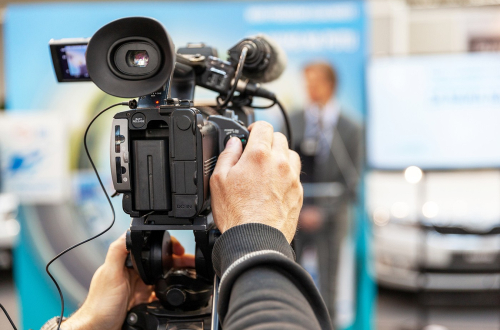 Tramp ukida preko 500 radnih mesta u medijskim kućama koje finansira vlada