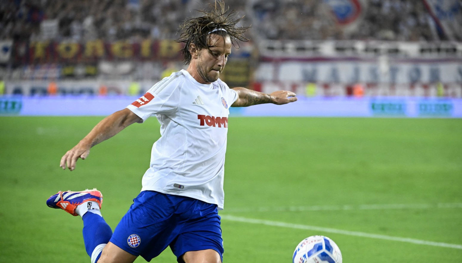 Hajduk nokautirao Dinamo na "Maksimiru" – derbi više puta prekidan VIDEO