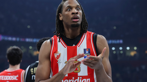 Gilespi imitirao Zidana VIDEO