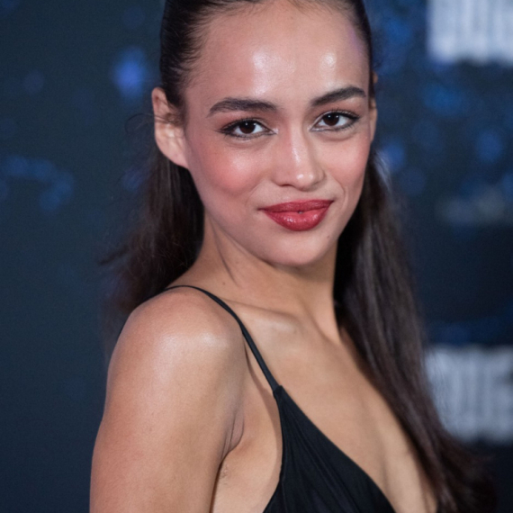 Svi se pitaju ko je nova zvezda serije "Emili u Parizu": Otac joj je čuveni reditelj