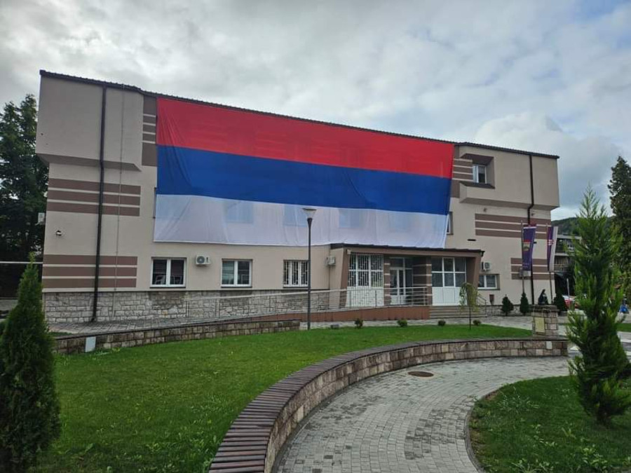 Prelep prizor osvanuo u Čačku i Lučanima: Građani oduševljeni FOTO