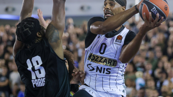 Koš Brendona Dejvisa u poslednjoj sekundi – Partizan "slomio" Pariz VIDEO