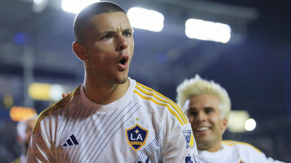 Slika za ponos: Joveljić uz rame Mesiju i Suaresu FOTO