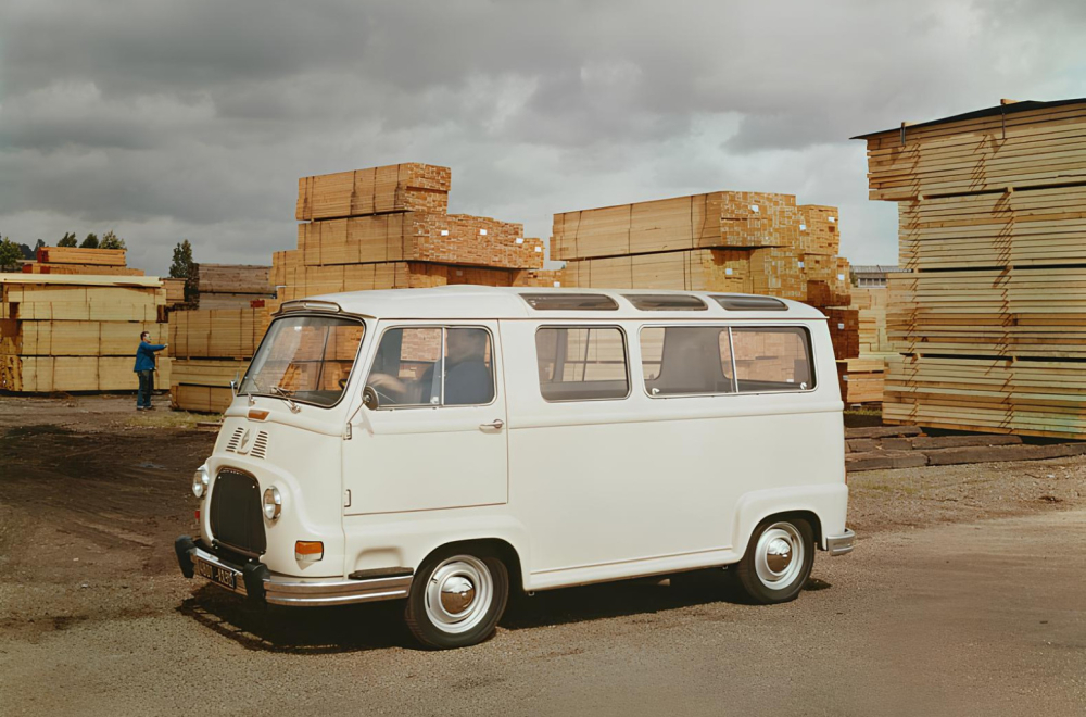 Renault predstavo kombi Estafette – prosto da poželite da ga vozite FOTO