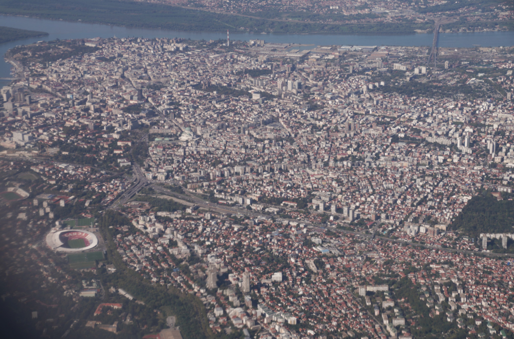 Najtiši avion na svetu E195-E2 leti iznad Beograda FOTO