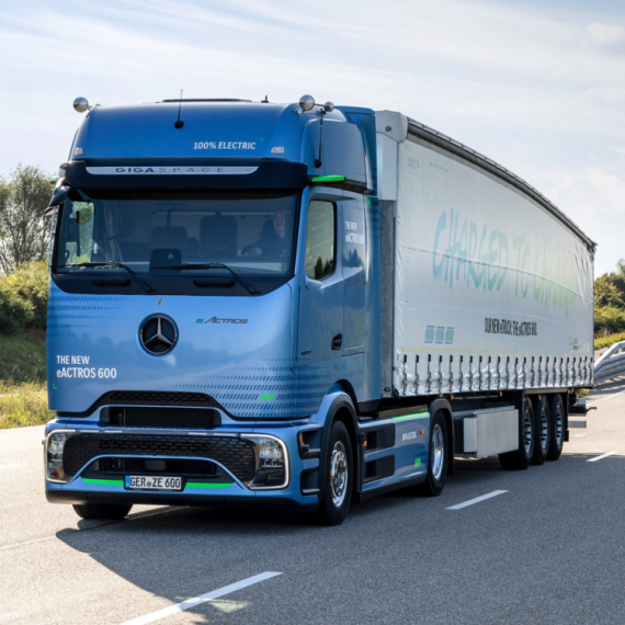 Kamiondžija ne sme da zaspi: Kamion će da uradi sve da ga spreči