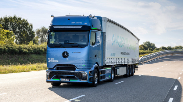 Kamiondžija ne sme da zaspi: Kamion će da uradi sve da ga spreči