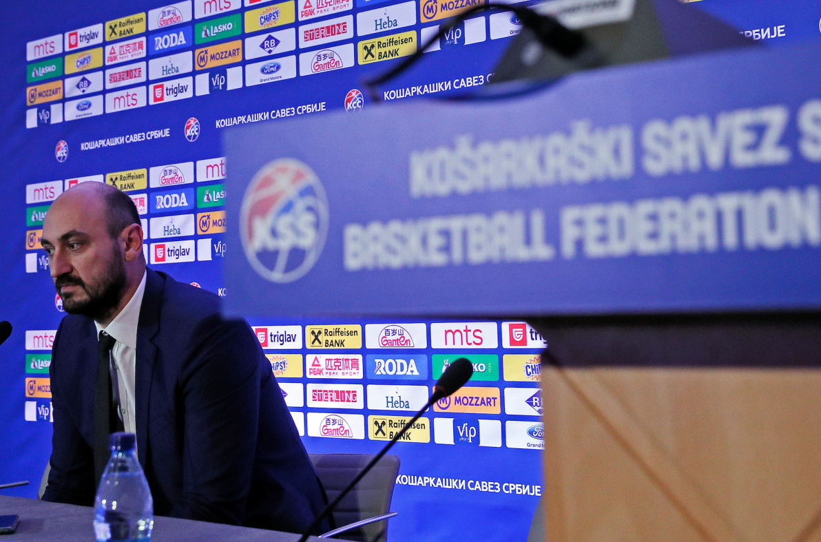 Hakovan KSS: Napadnut Ilon Mask