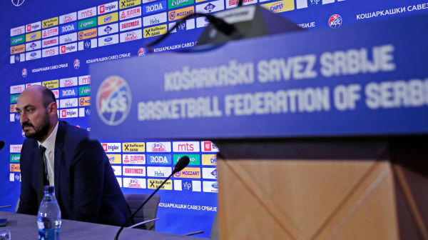 Hakovan KSS: Napadnut Ilon Mask