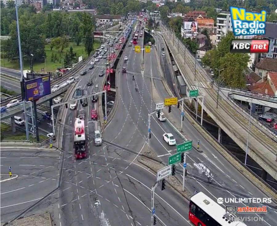 Kolaps u Beogradu; Sve stoji FOTO