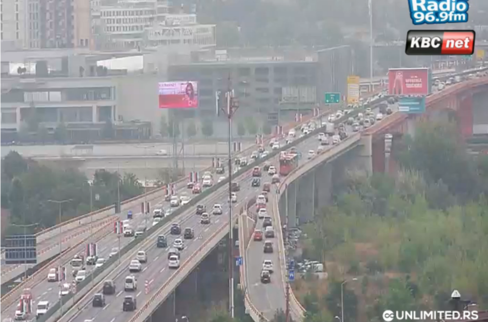 Kolaps u Beogradu; Sve stoji FOTO