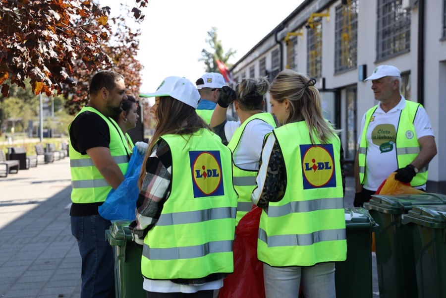 Novosađani obeležili Svetski dan čišćenja FOTO