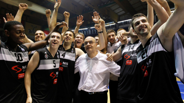 Vujošević se prisetio principa iz Partizana: "Dođem u kontrolu, a devojka ispod kreveta!"