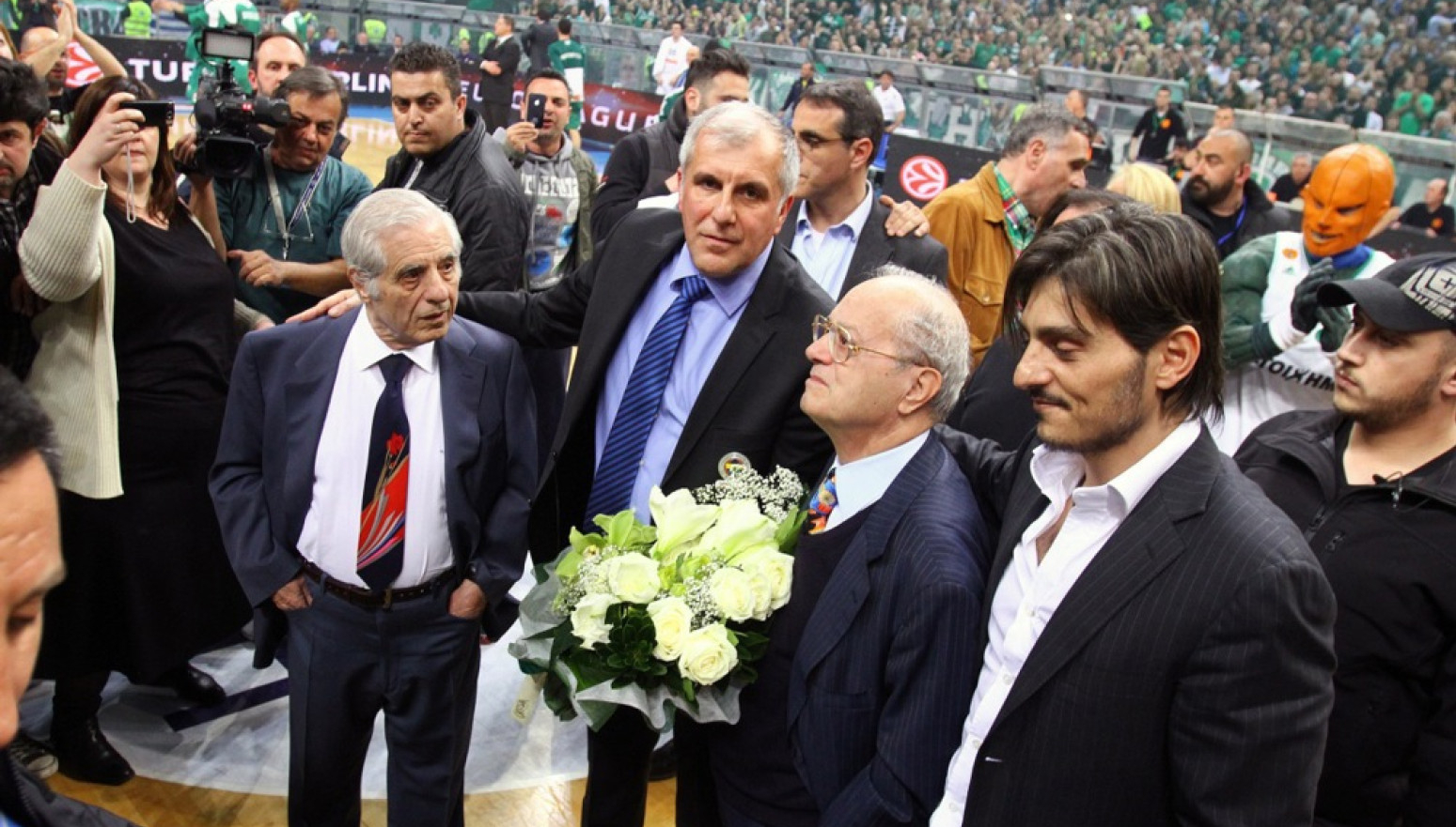 Skandal u Grčkoj: Hoćeš da gledaš Partizan? Uhapsićemo te!