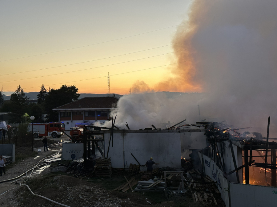 Ogroman požar: Izgoreo vrtić do temelja; Vatrogasci gasili buktinju FOTO/VIDEO