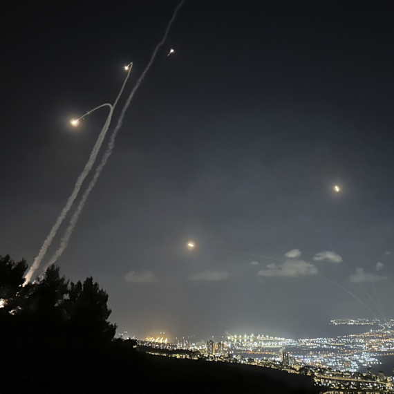 Puca na sve strane; Siloviti udari; Zavladala panika; "Upozorili smo vas"