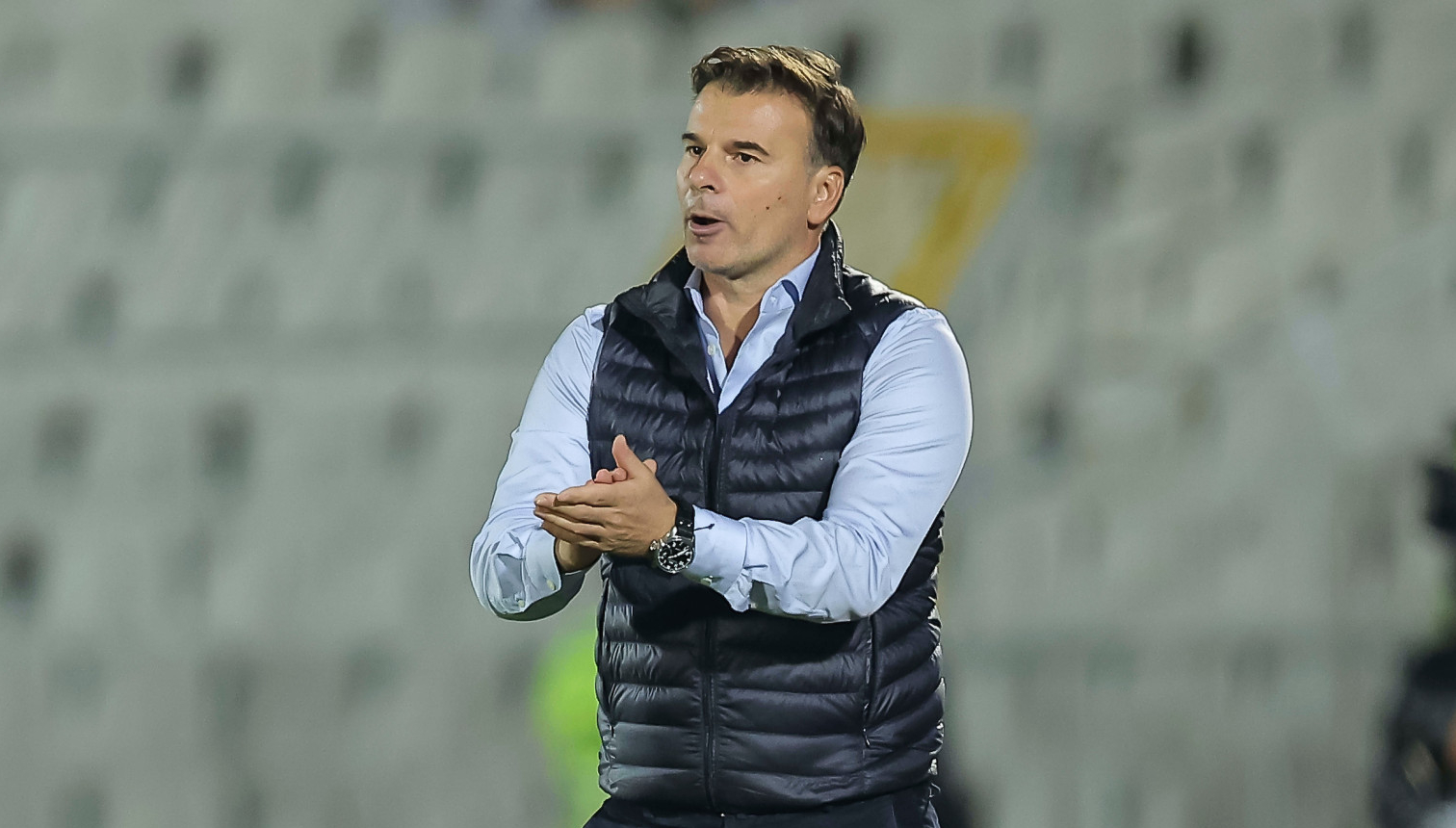 "Stanoje, odlazi!": Partizanovci grmeli na trenera, pa ga gađali topovskim udarom! VIDEO