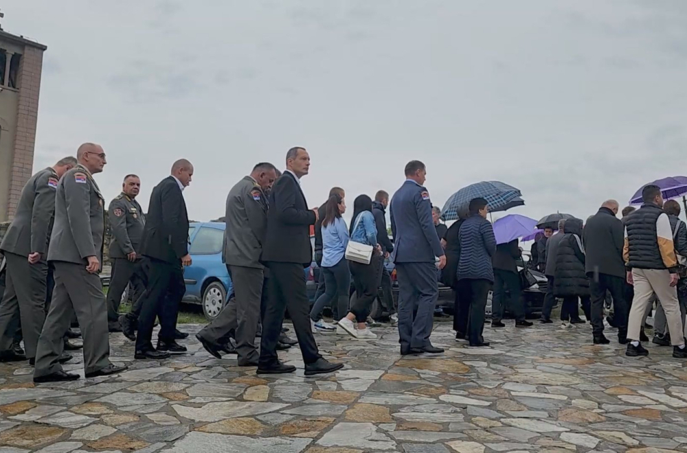 Novi Pazar ne pamti tužniju povorku: Sahranjen Danijel sa svoje troje dece VIDEO