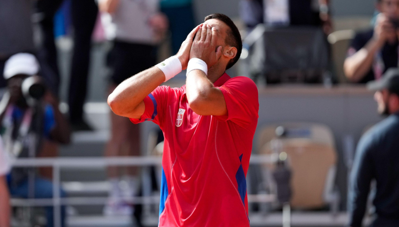 "Novače, nemoj se stideti da se nazivaš Srbinom!"