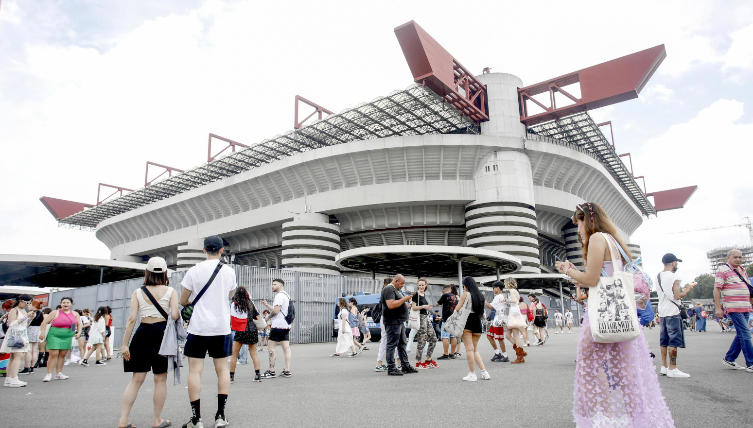 Drakonska kazna UEFA Zvezdina prethodnica u Milanu
