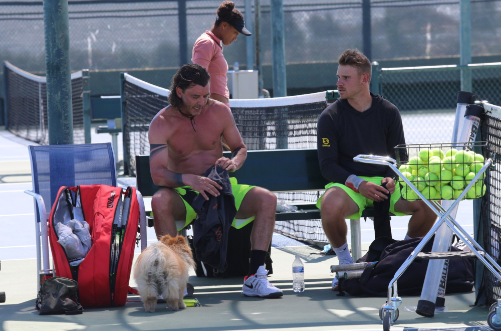 Idol mu je Federer, a jedina nada Đoković