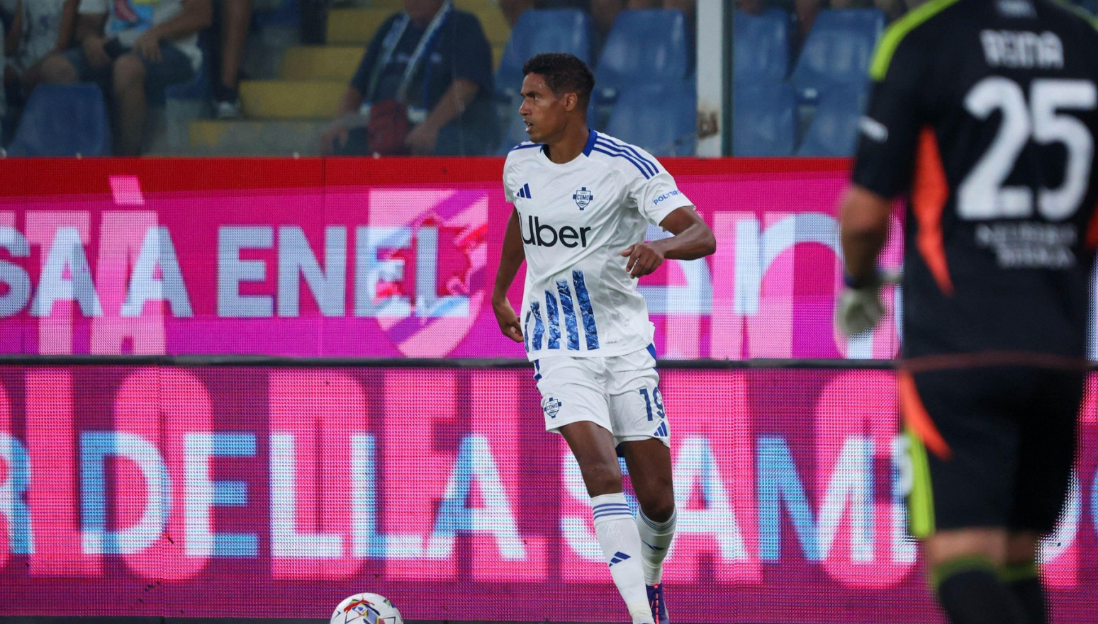 Šok – legendarni fudbaler (31) naprasno završio karijeru!