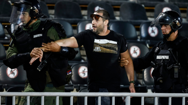 Za uletanje na teren tokom "večitog" – 100.000 i šest meseci