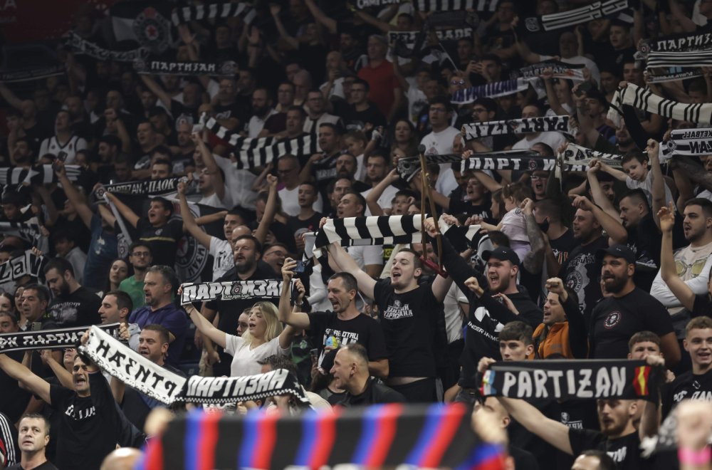 Navijači Partizana izviždali apel kapitena Vanje Marinkovića VIDEO