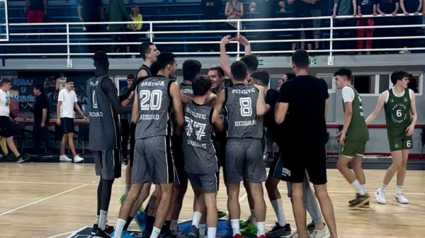 Gurovićevi klinci bacili na kolena i Zvezdu i Partizan