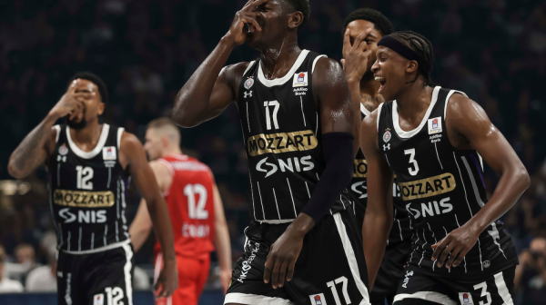 Crno-bela dominacija pred 18.000 ljudi: Partizan razbio Borac – 30 razlike