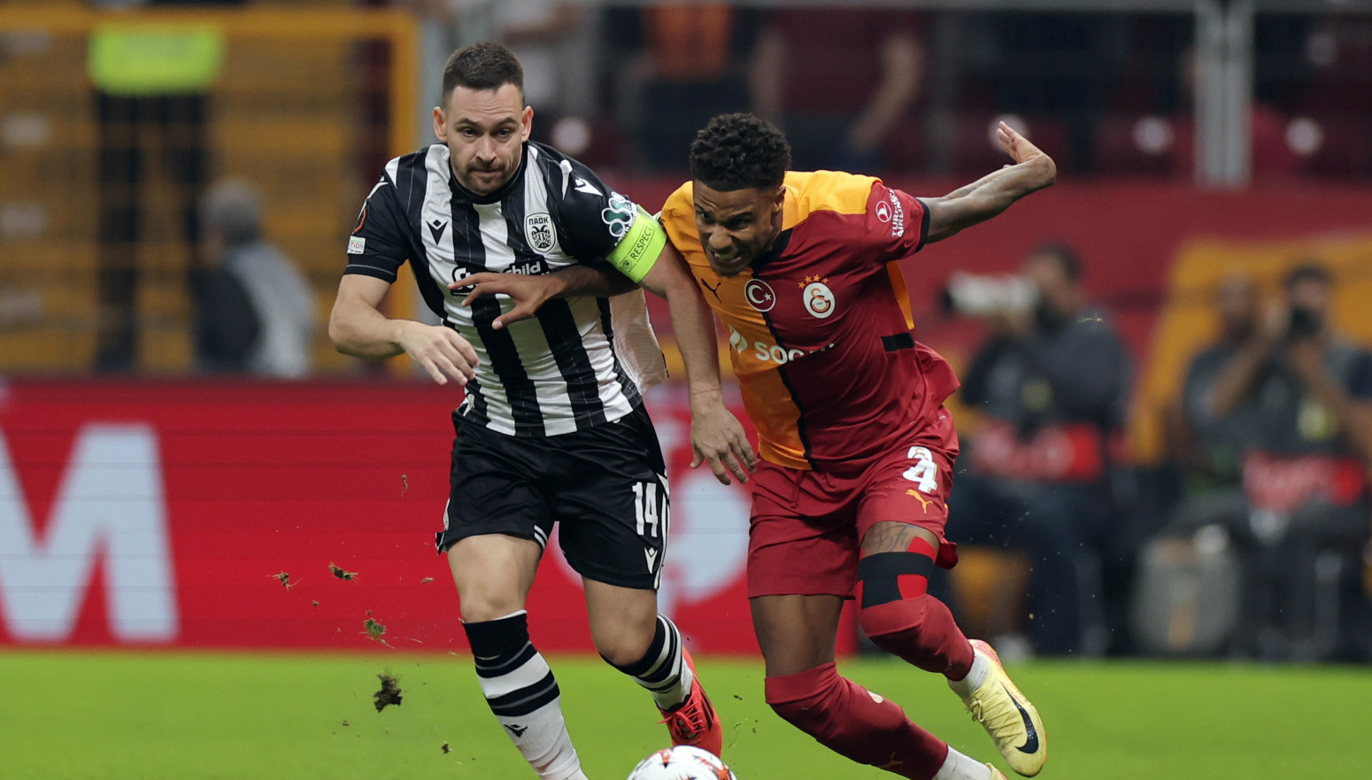 Živkovića progutalo "grotlo" Bosfora – trijumf Simića na startu LE