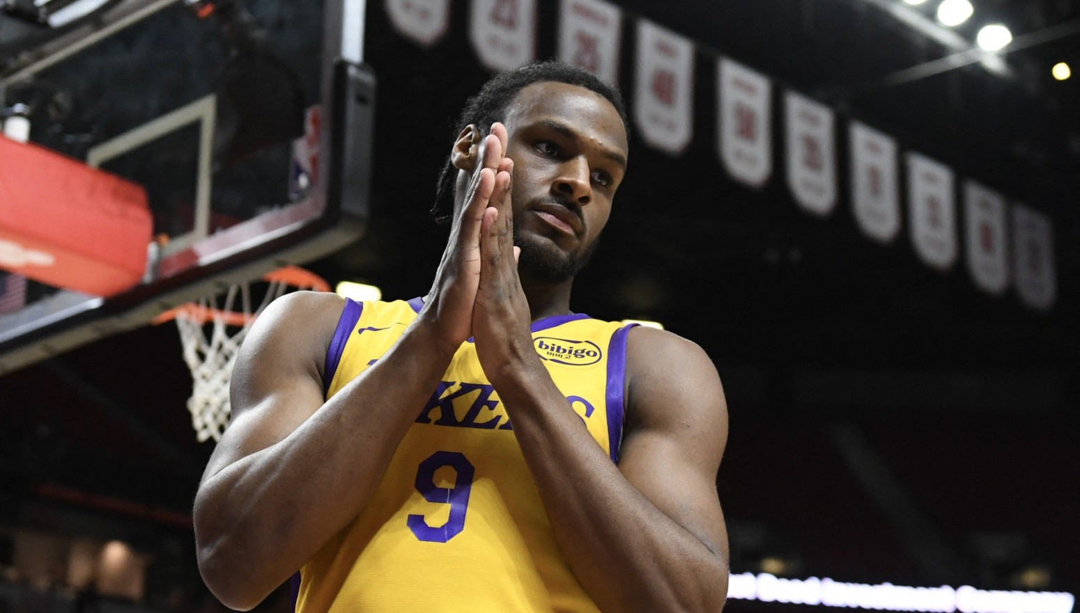 Lebron ne štedi sina – poentirao preko njega, pa ga "vređao" VIDEO