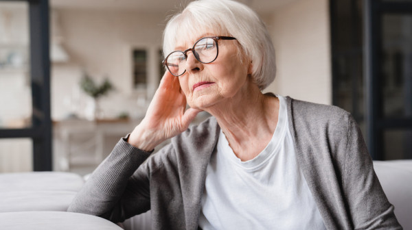 Stručnjak za dugovečnost  tvrdi: Ako hoćete da doživite stotu, jedite ovu grickalicu