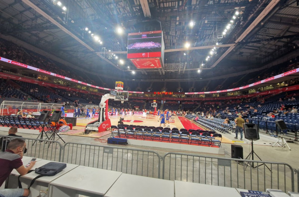 Tenis seli Zvezdu iz Arene