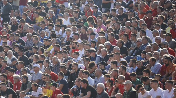 Drama na utakmici u Novom Pazaru – sukobili se fudbaleri i navijači