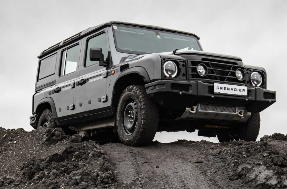 Vlasnik retkog Ferrarija ušao u auto-salon i zatražio zamenu za terenac