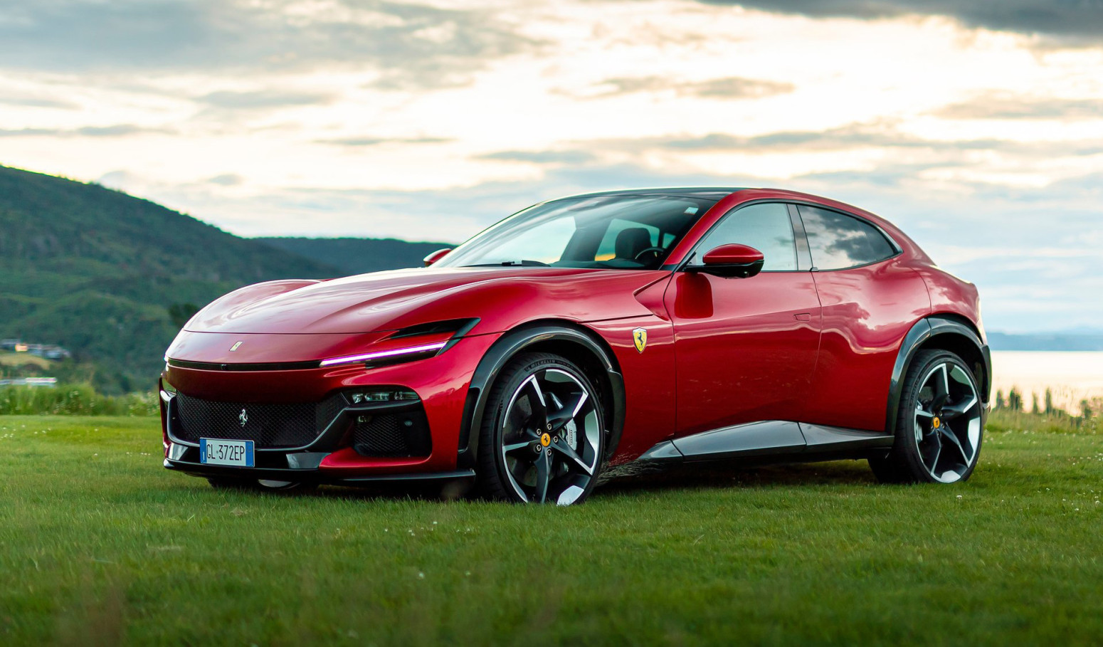 McLaren konačno popustio: Stiže SUV koji će napasti Ferrari Purosangue!
