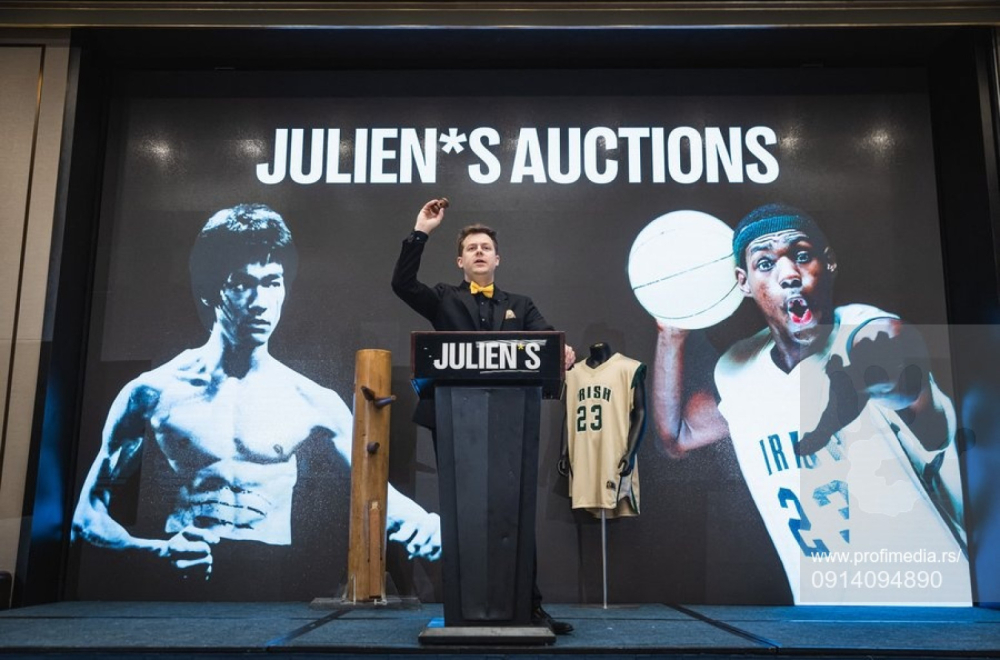 Dres Lebrona Džejmsa prodat za 1.300.000 dolara